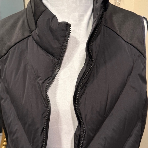 Athleta Black Inlet Vest XL tall - Picture 2 of 3